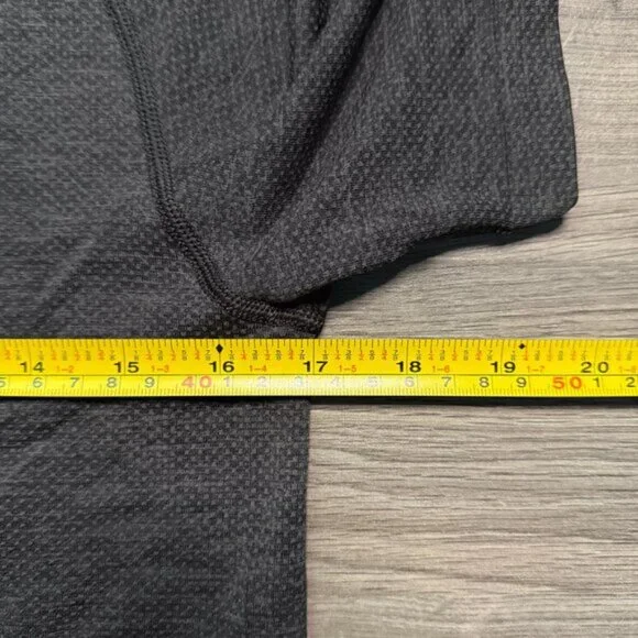 Lululemon Men's Metal Vent Tech Short Sleeve Henley 2.0 - Black - Picture 7 of 8